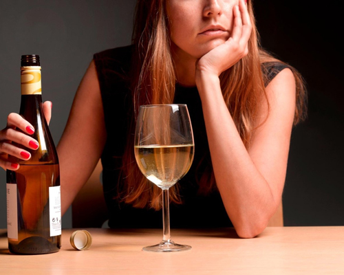 Анонимное лечение женского алкоголизма в Топках